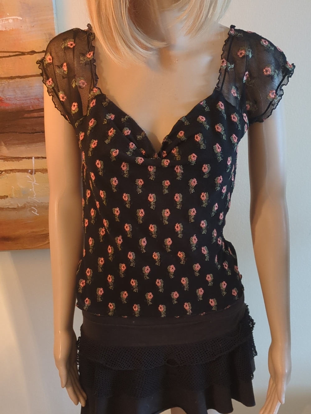 Black Floral Cap-Sleeve Women's Top, Size S.